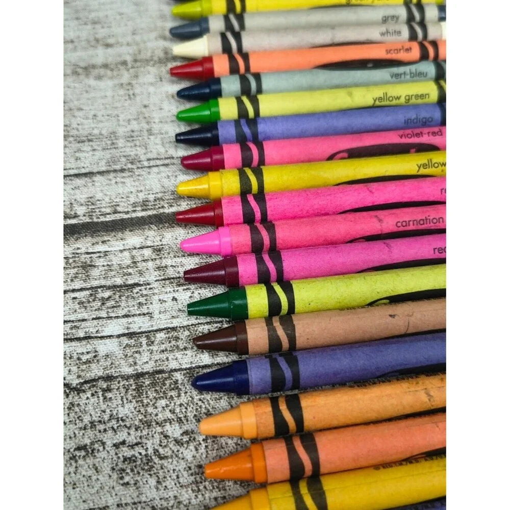 Vintage 2000 Crayola Crayons 24 Pack (Only 23 Included) - Dandelion and Others